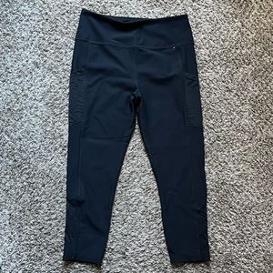 Black cropped leggings